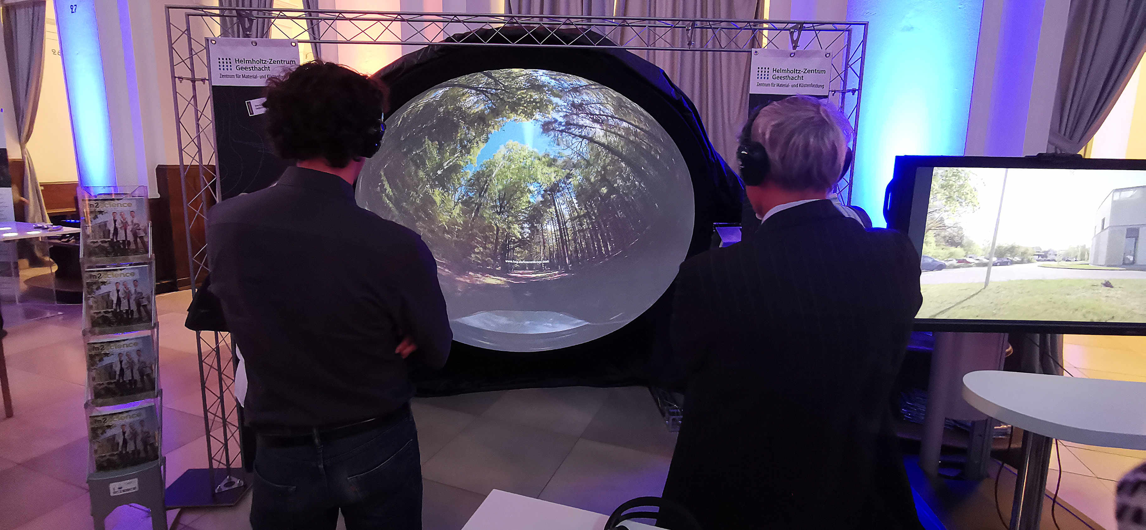 Domescreen | VR for the perfect 360 degree projection for company presentations.jpg